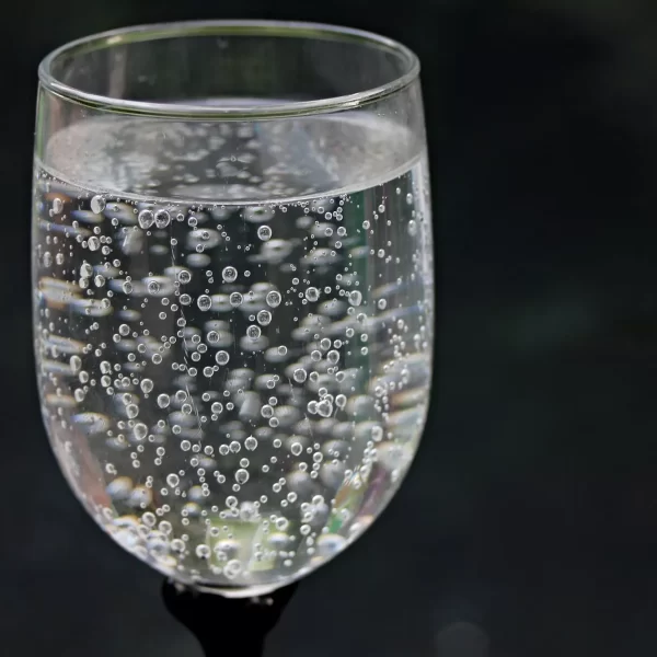 water-glass-gee42185f7_1920
